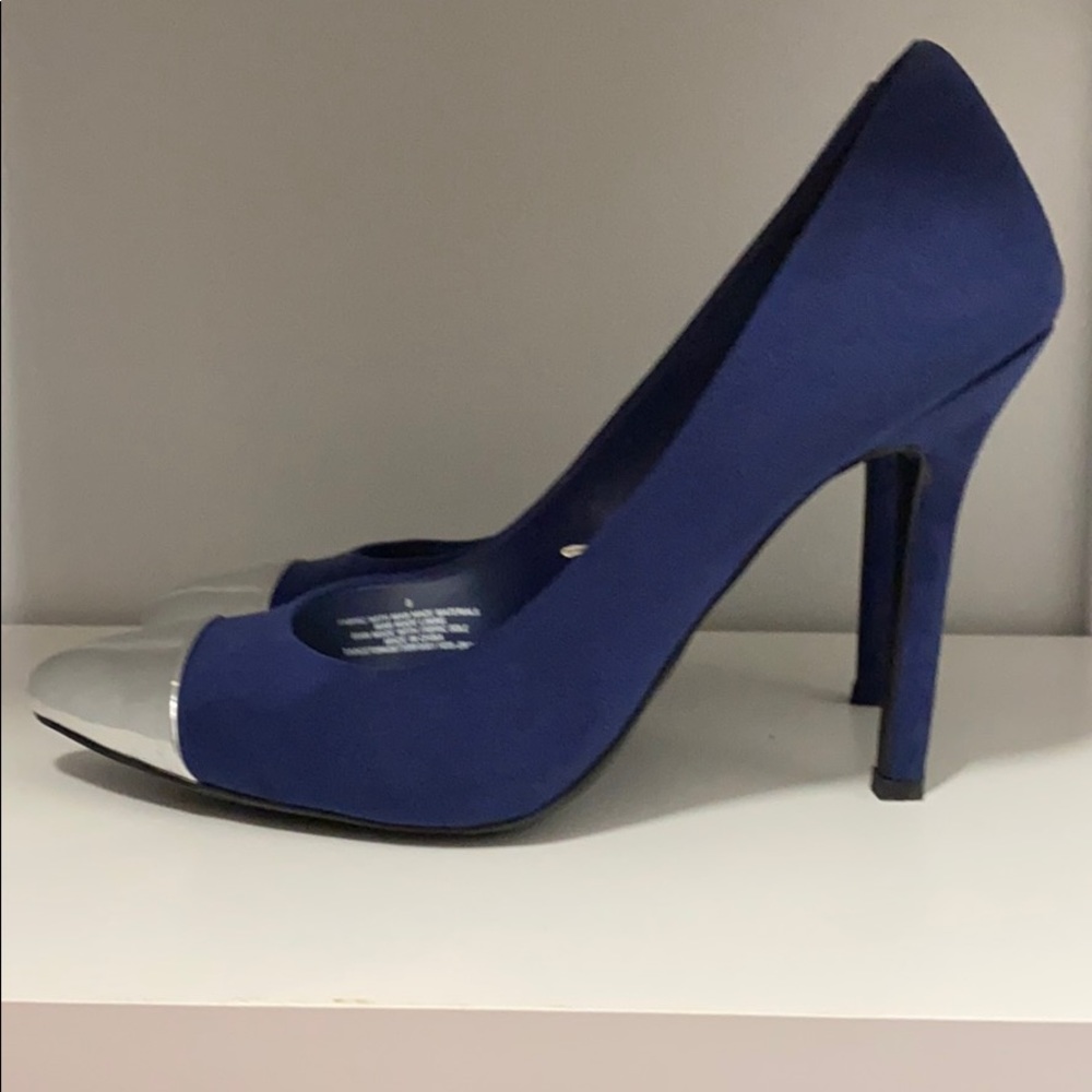 Shoes size 8